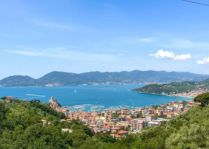 Vista Mare A Con Parcheggio Privato Gratuito Apartmán Lerici