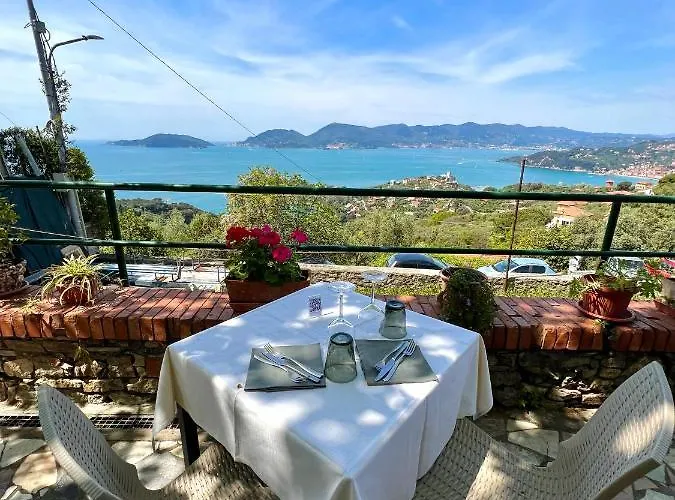Vista Mare A Con Parcheggio Privato Gratuito Apartmán *